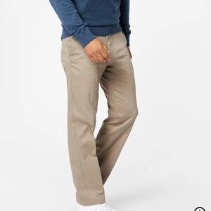 NWT Dockers Signature Khakis, Straight Fit